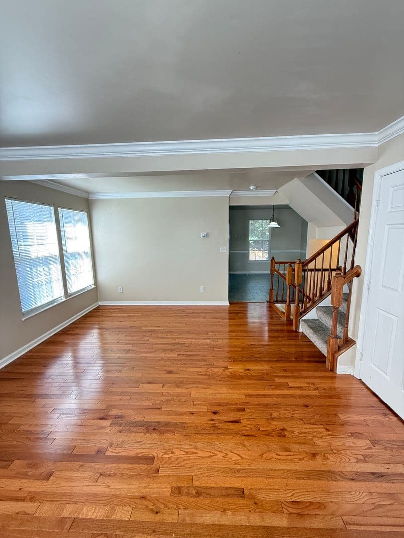 Woodbridge House: 12800 Silvia Loop