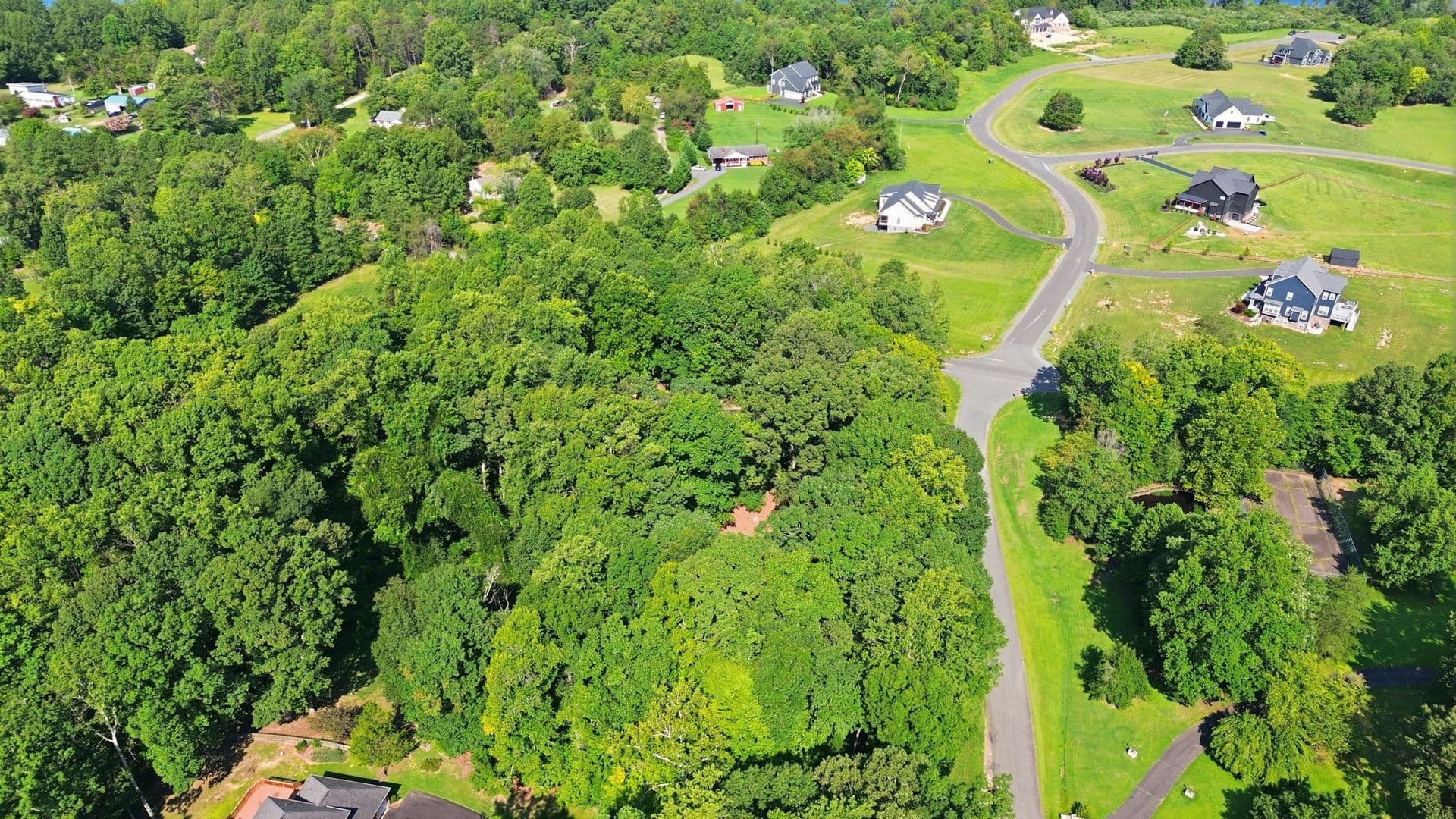 Fredericksburg House: 2 English Hills Dr