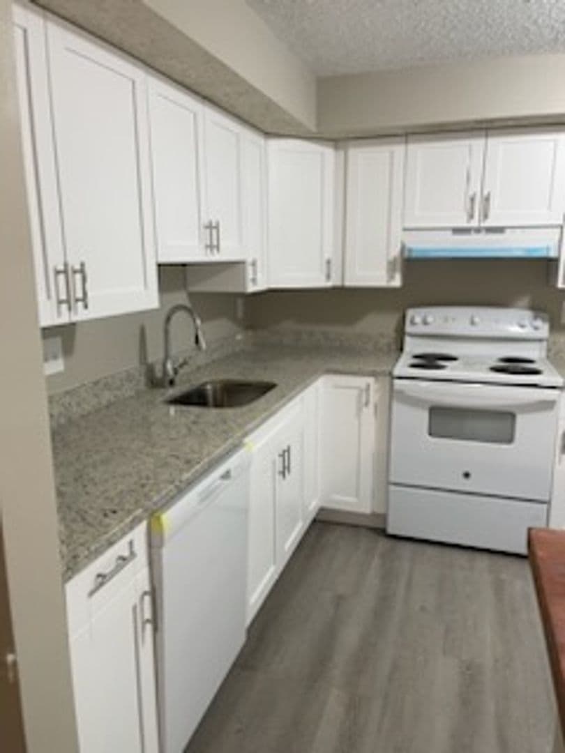 Woodbridge House: 3422 Belfry Lane