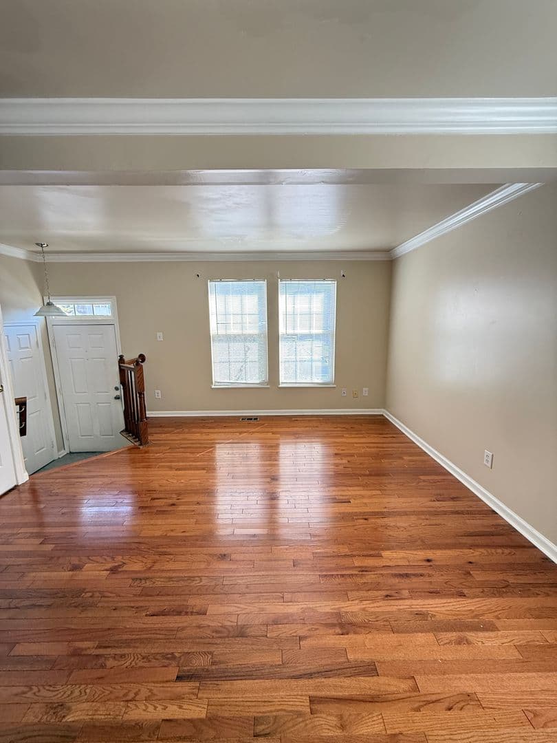 Woodbridge House: 12800 Silvia Loop