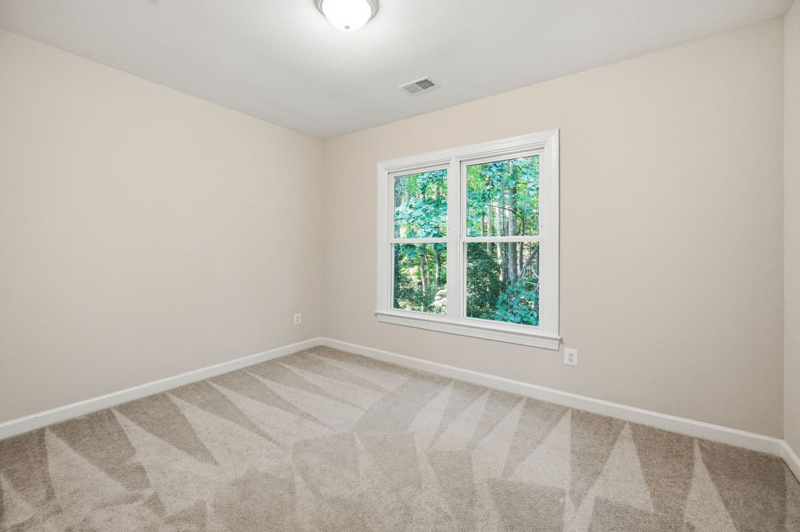 Fredericksburg House: 2 English Hills Dr