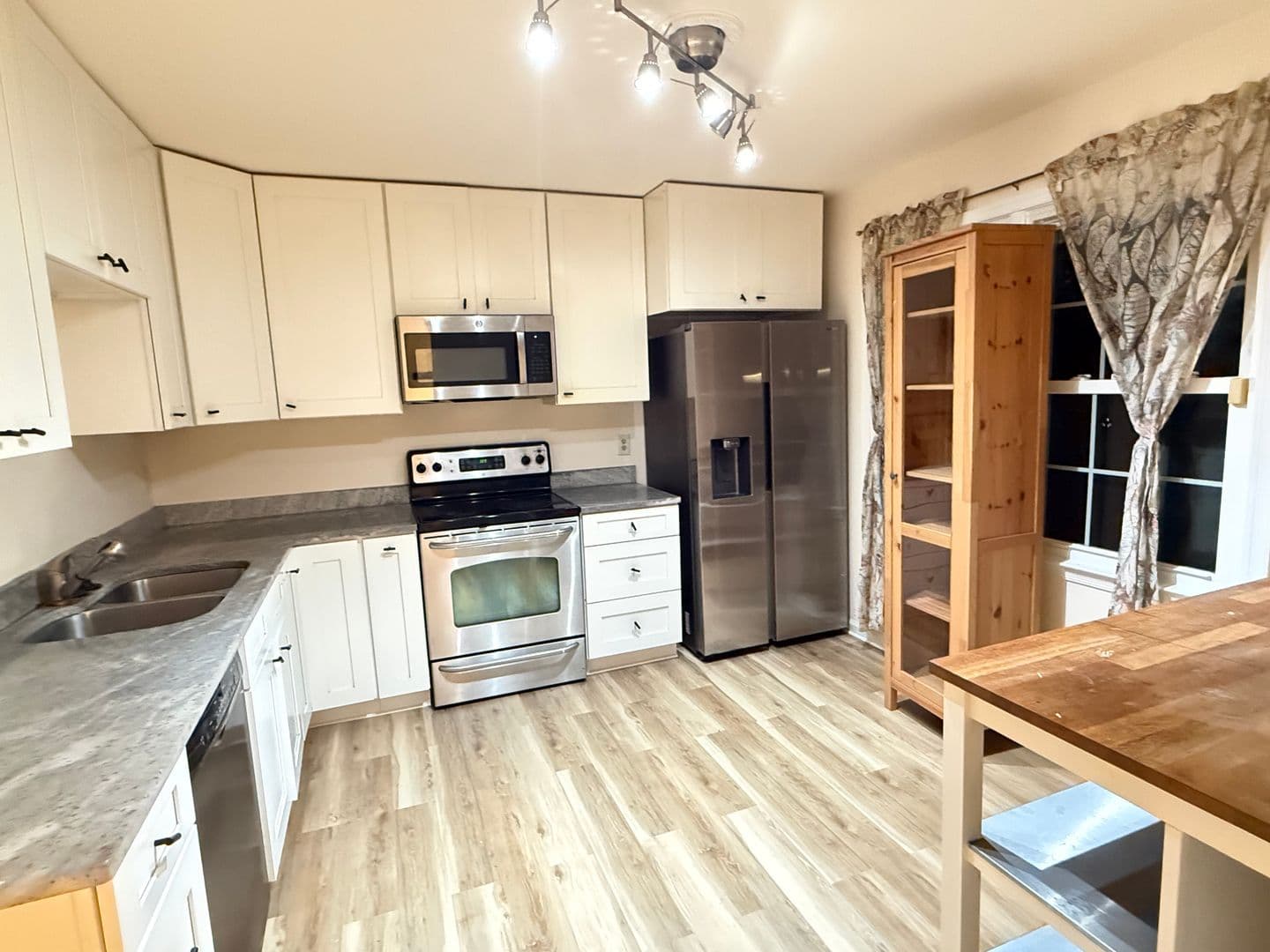 Springfield House: 8915 Grandstaff Ct