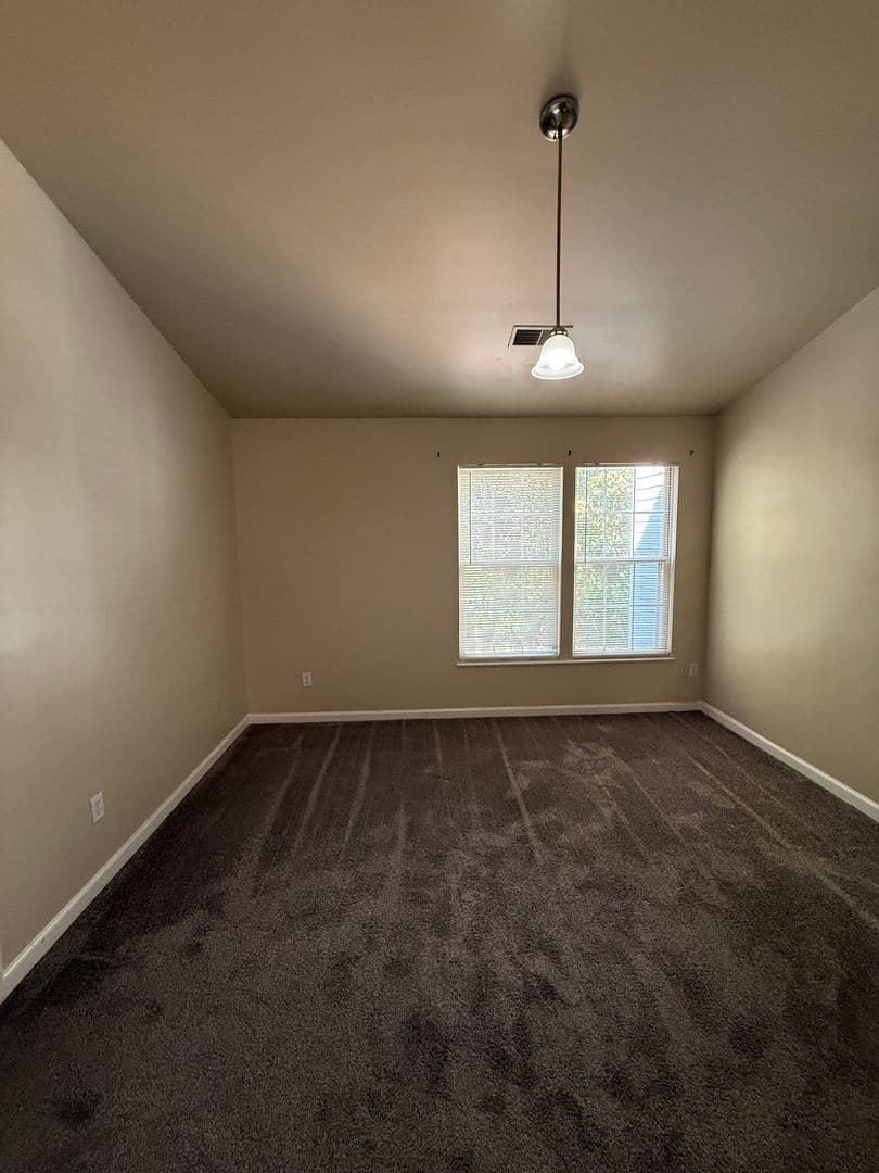 Woodbridge House: 12800 Silvia Loop