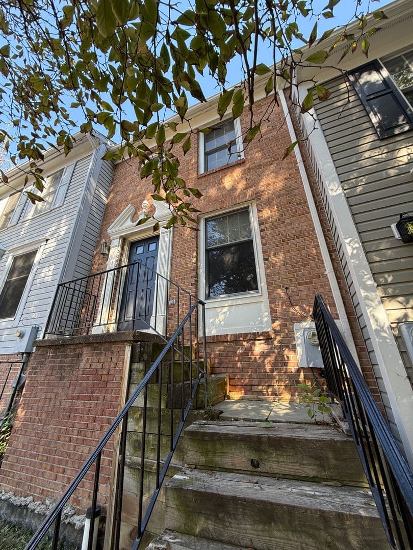 Arlington House: 5003 9th Street S. - 9th Street