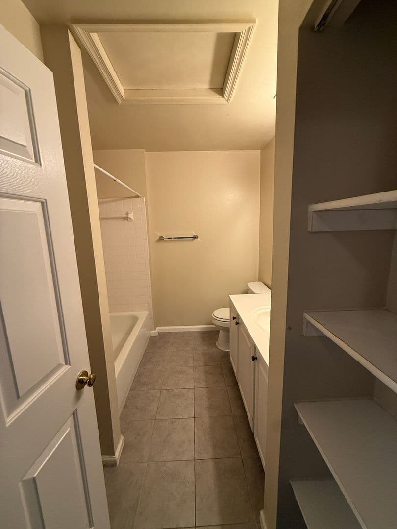 Woodbridge House: 12800 Silvia Loop