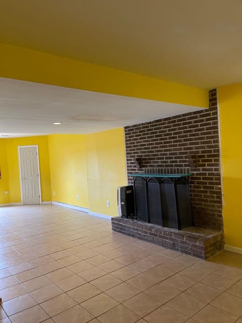 Woodbridge House: 16629 Geddy Ct