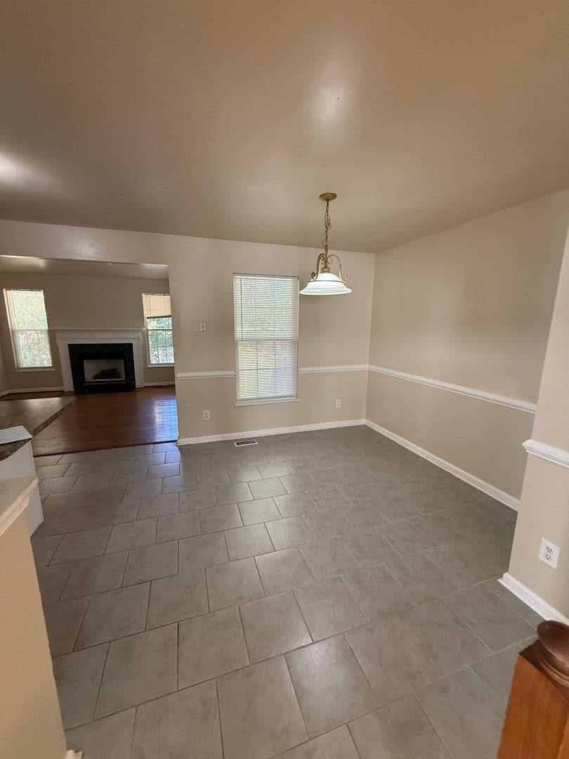 Woodbridge House: 12800 Silvia Loop