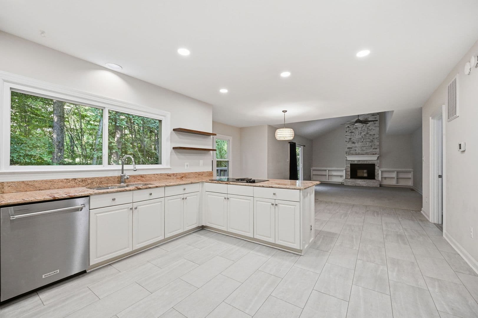 Fredericksburg House: 2 English Hills Dr