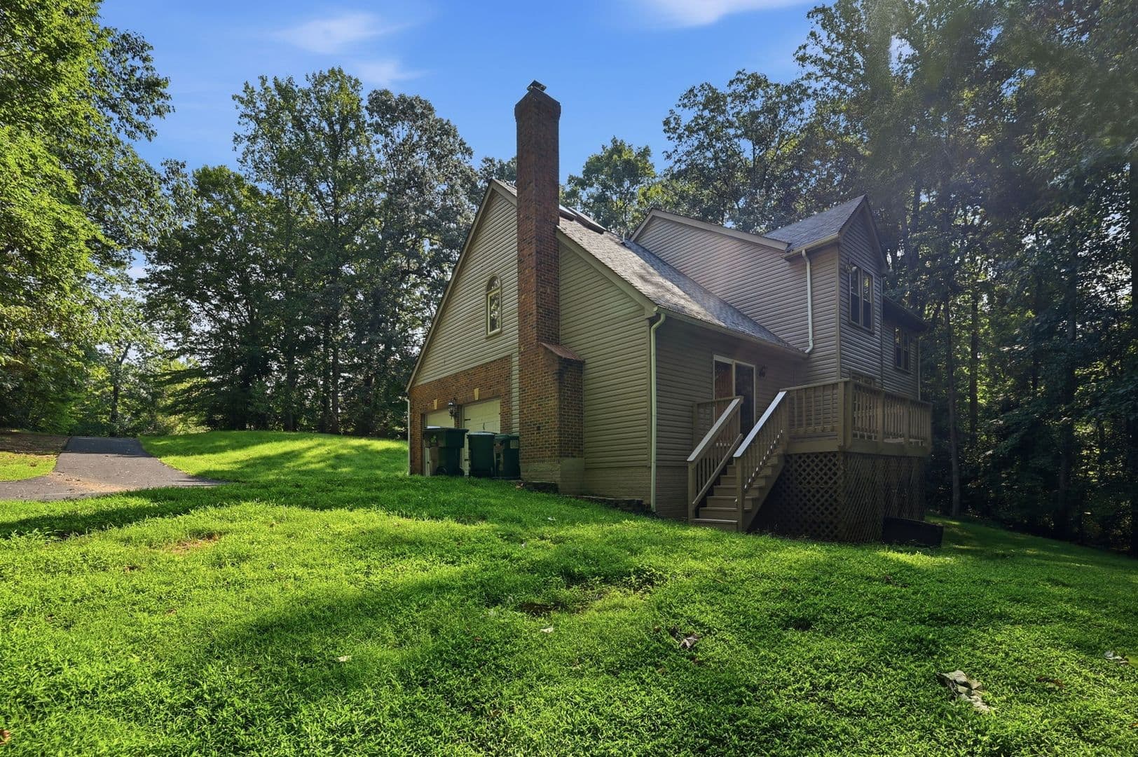 Fredericksburg House: 2 English Hills Dr