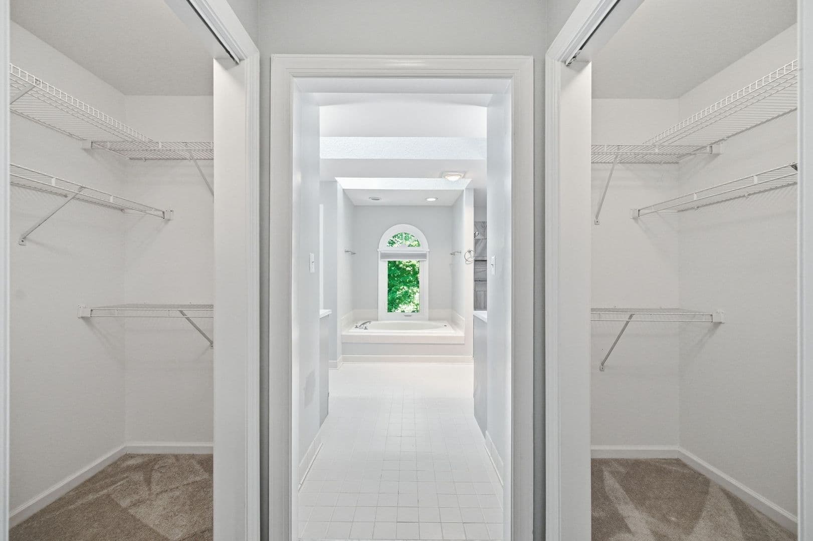 Fredericksburg House: 2 English Hills Dr
