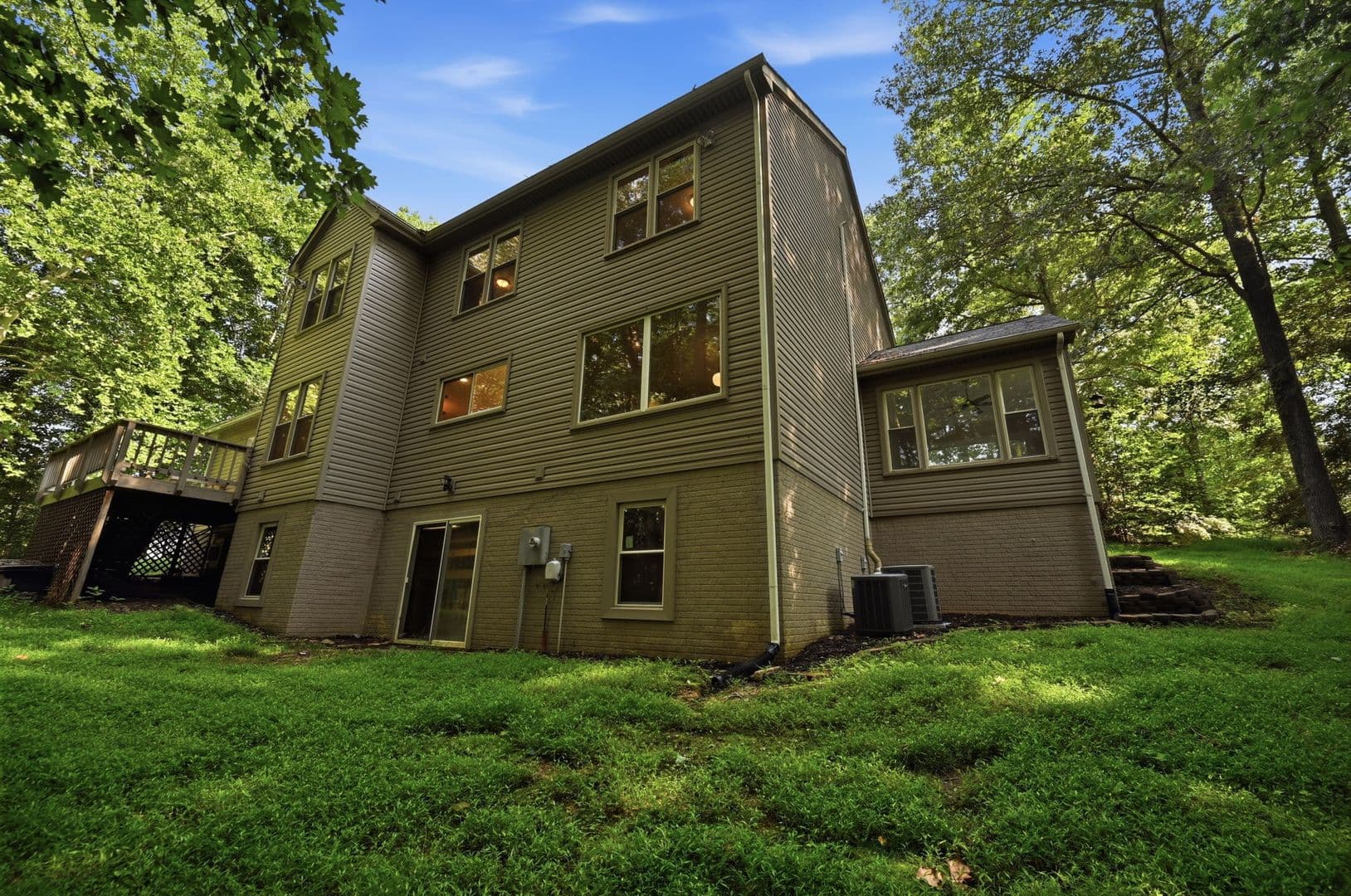 Fredericksburg House: 2 English Hills Dr