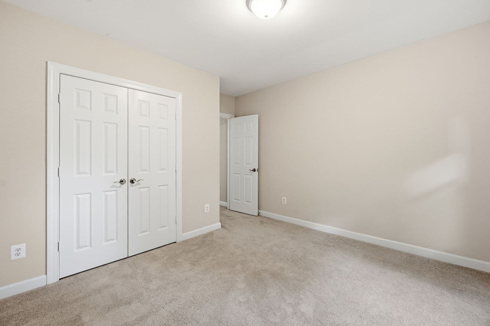 Fredericksburg House: 2 English Hills Dr