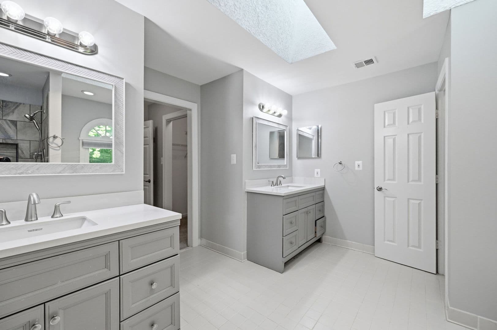 Fredericksburg House: 2 English Hills Dr
