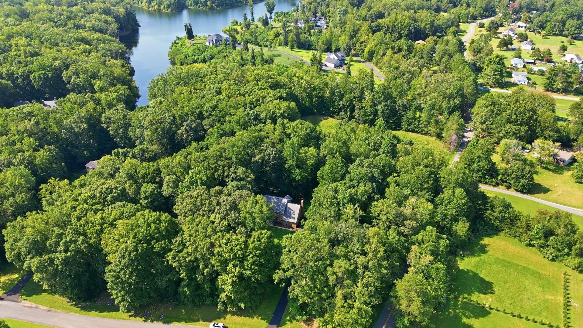 Fredericksburg House: 2 English Hills Dr