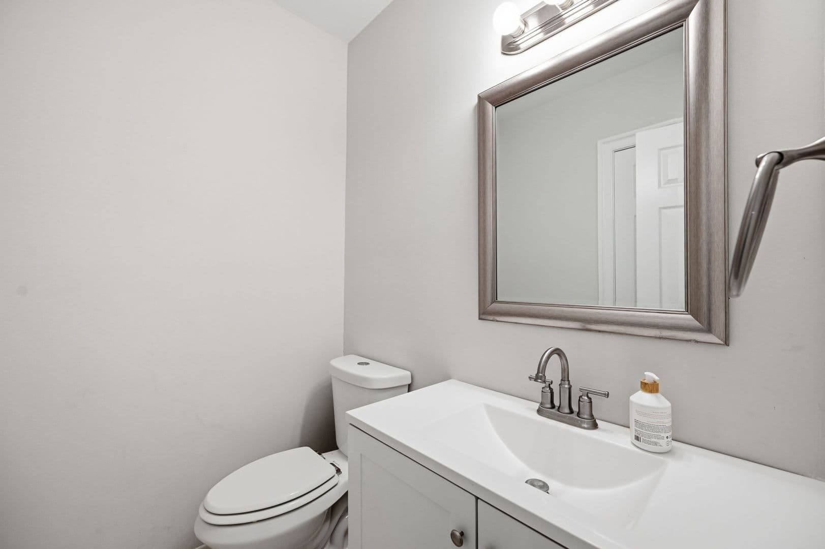Fredericksburg House: 2 English Hills Dr
