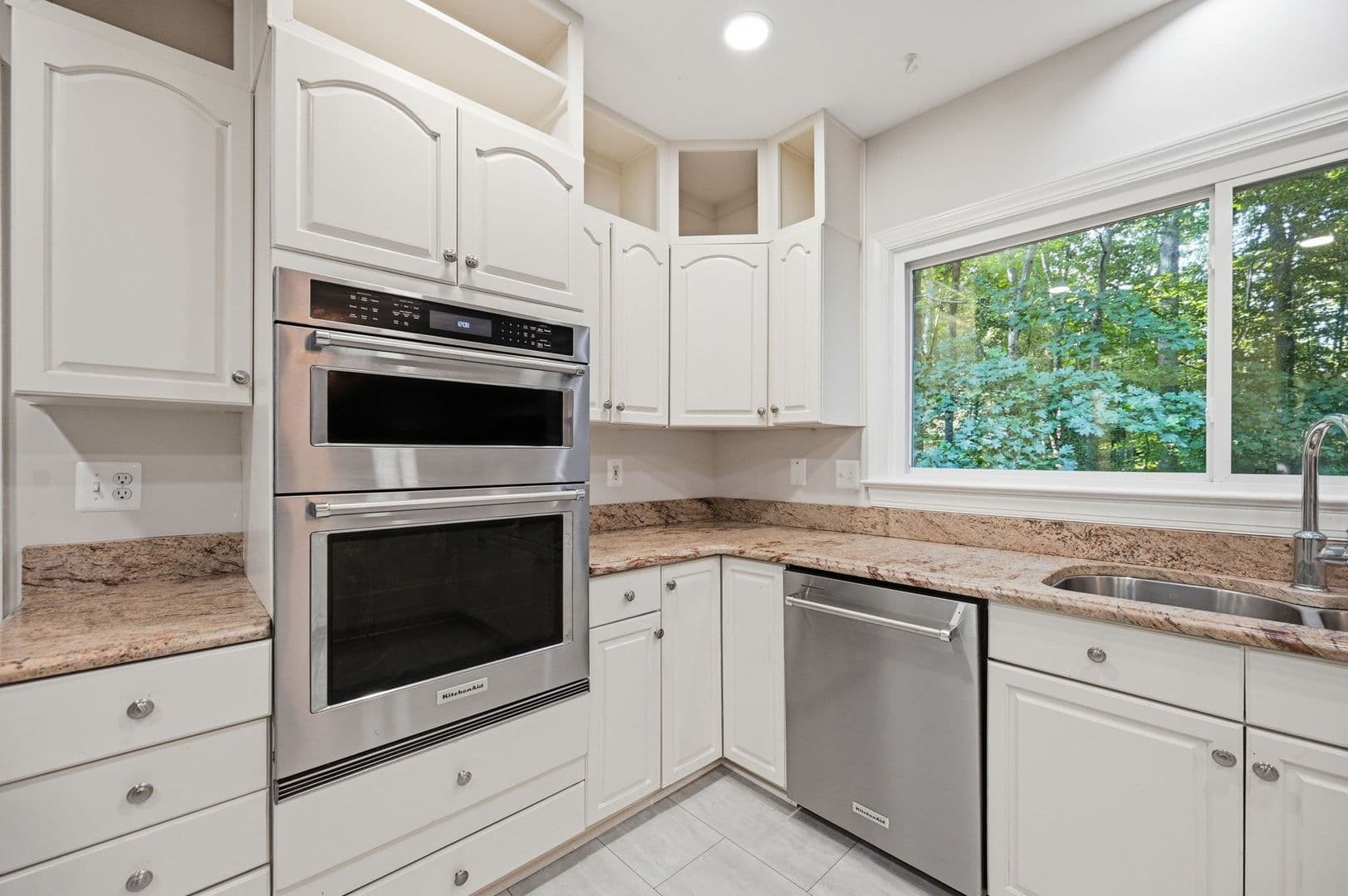 Fredericksburg House: 2 English Hills Dr