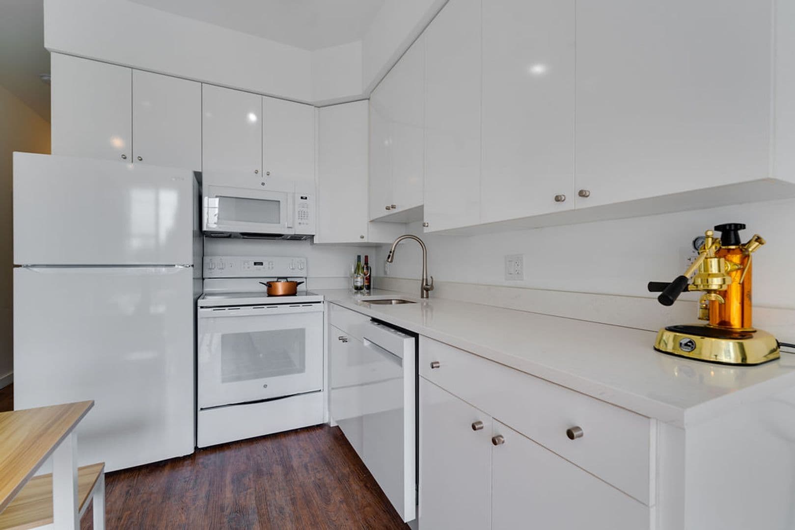 Jersey City, Journal Square Apartment: 253 Academy Street