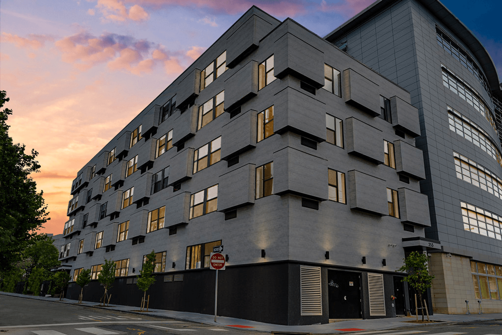 Jersey City, Journal Square Apartment: 253 Academy Street
