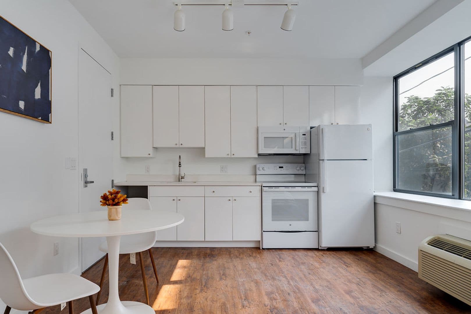 Jersey City, Journal Square Apartment: 253 Academy Street