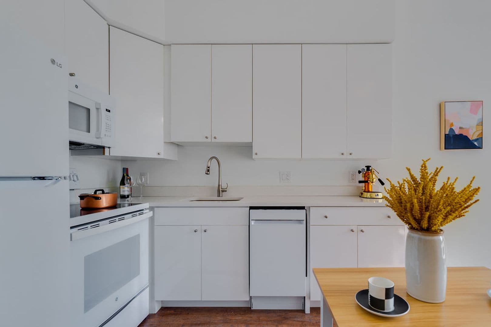 Jersey City, Journal Square Apartment: 253 Academy Street