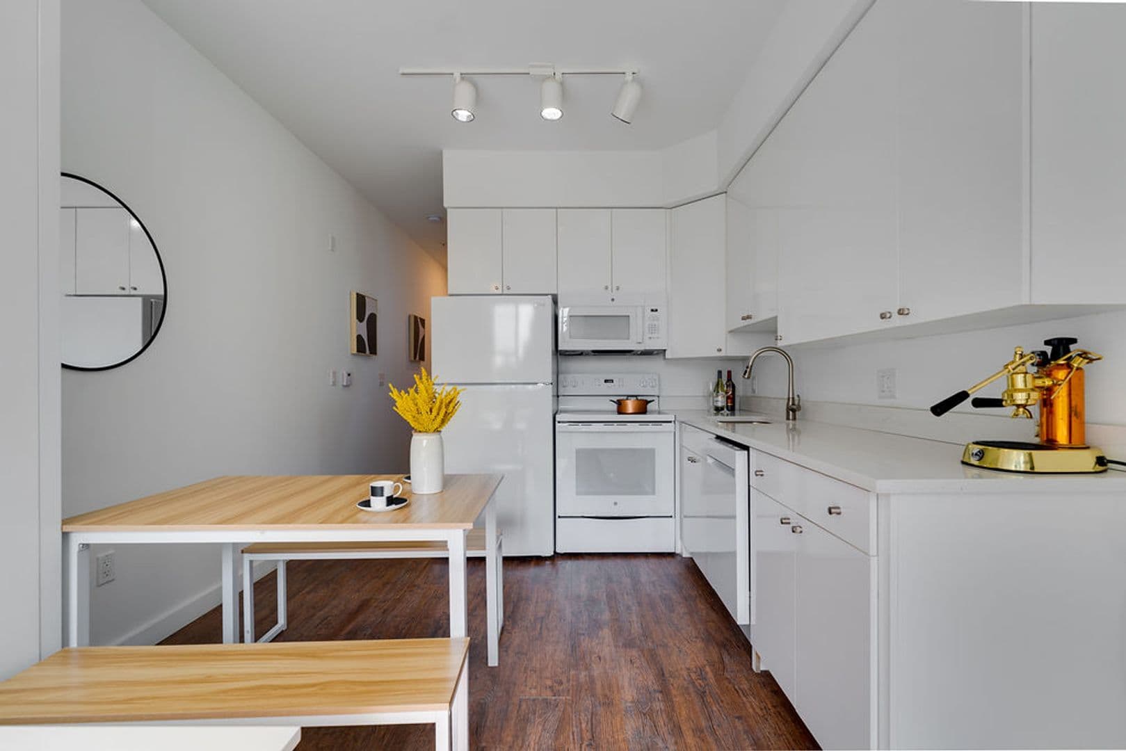 Jersey City, Journal Square Apartment: 253 Academy Street
