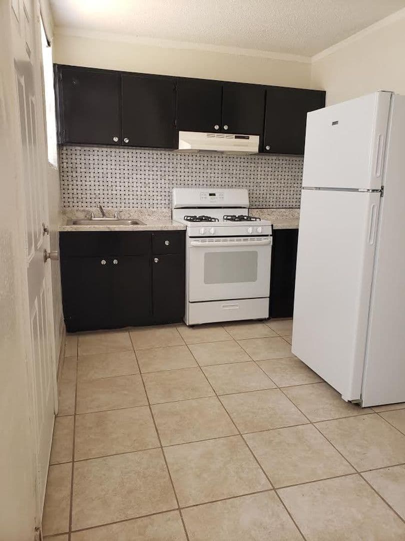 West Columbia Apartment: 566 North Brown Street