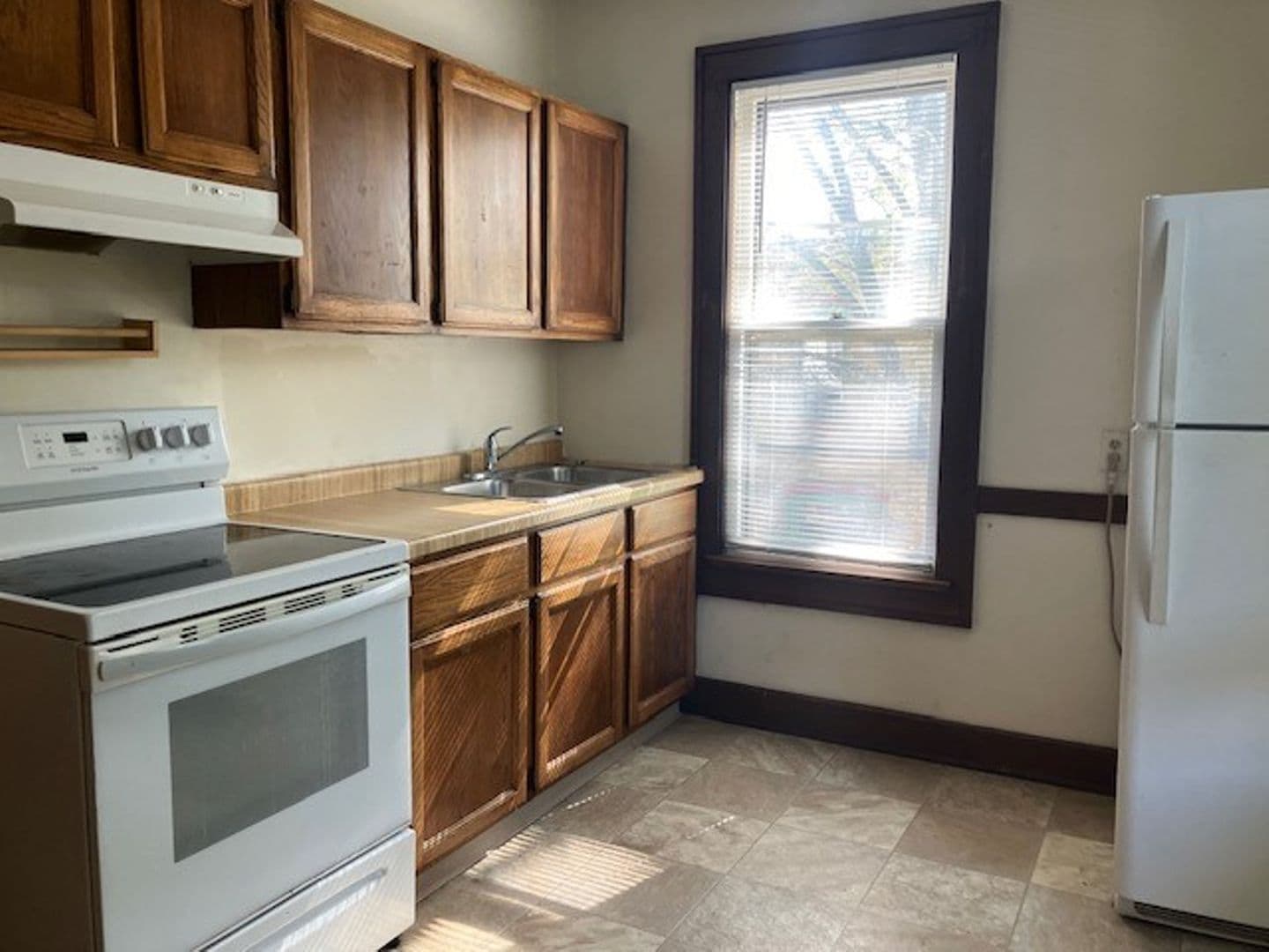 Burlington Apartment: 217-219 W. Chestnut St.