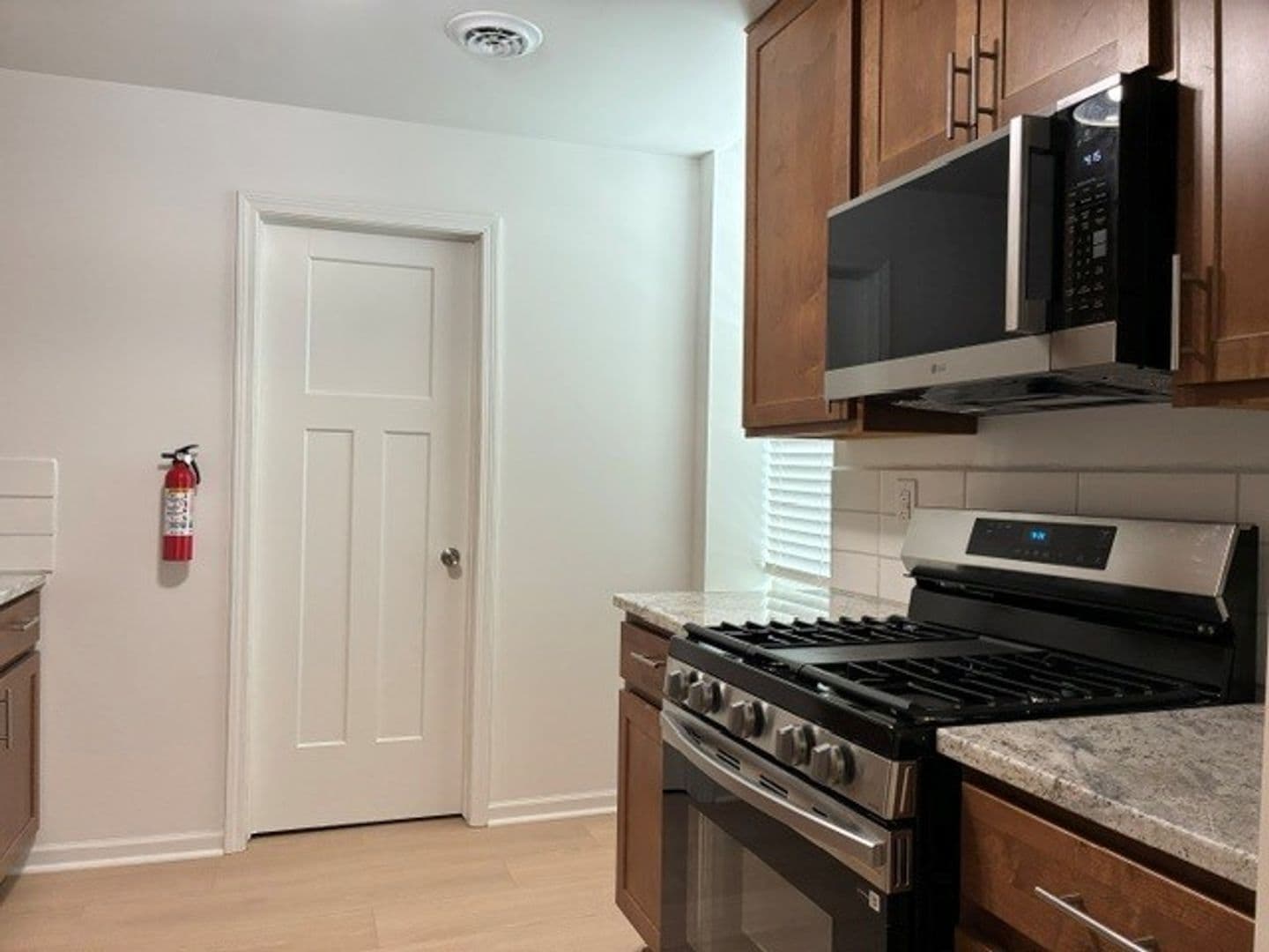 Darien Apartment: 20 N Wisconsin St