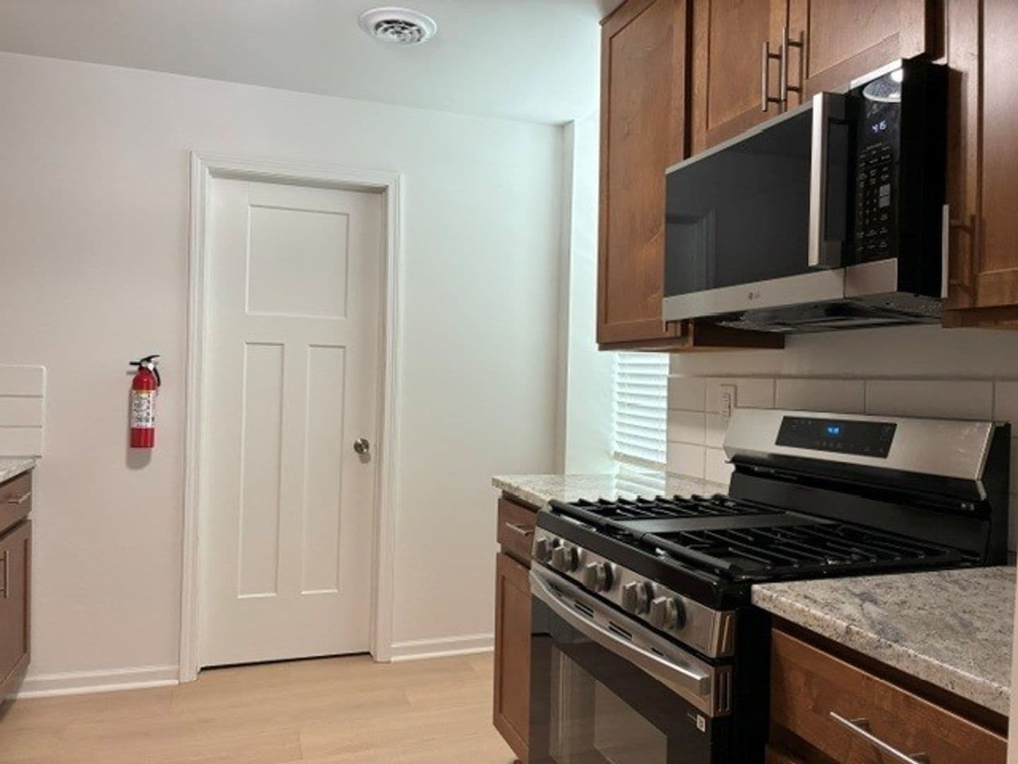 Darien Apartment: 20 N Wisconsin St