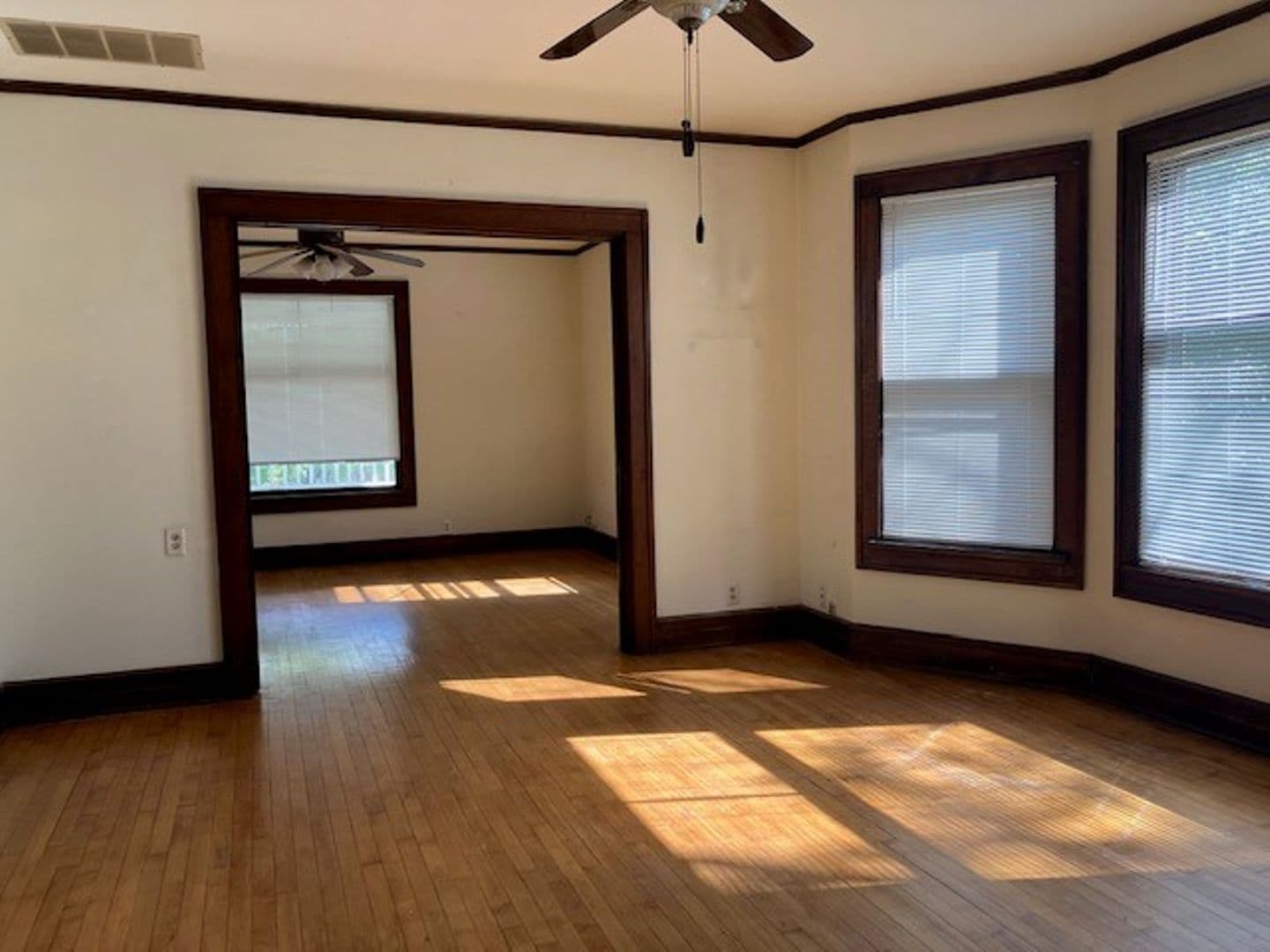 Burlington Apartment: 217-219 W. Chestnut St.