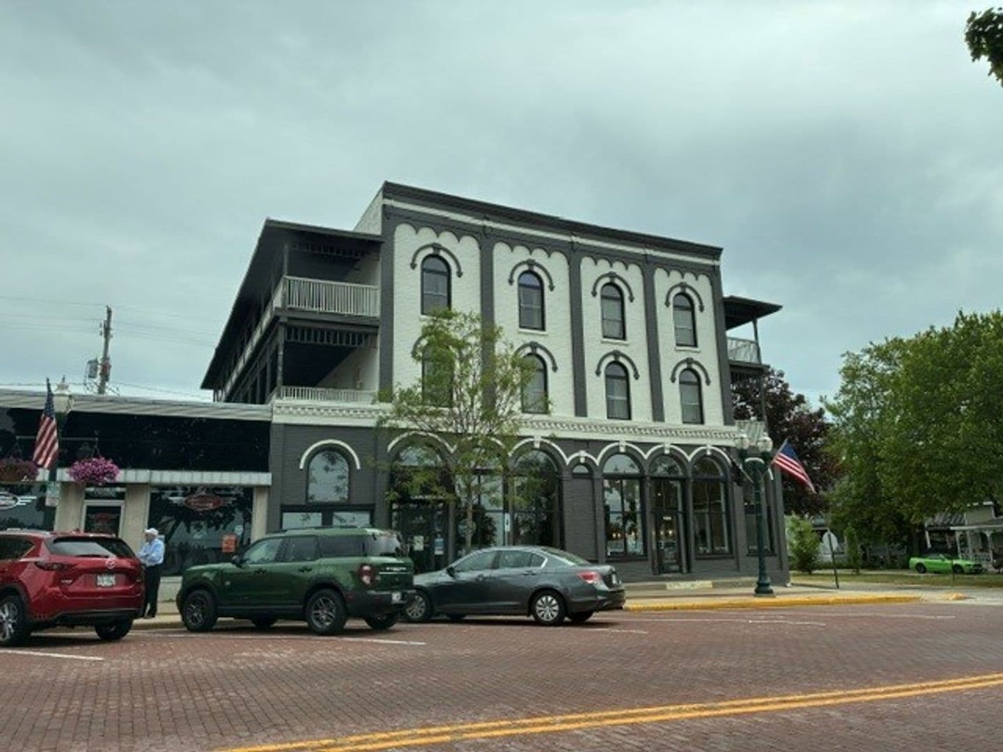 Delavan Apartment: 104 E Walworth Street