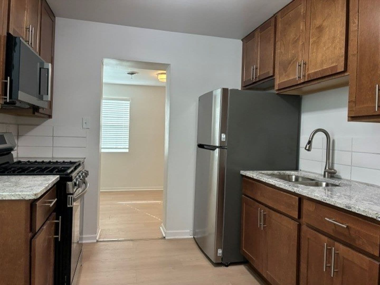 Darien Apartment: 20 N Wisconsin St