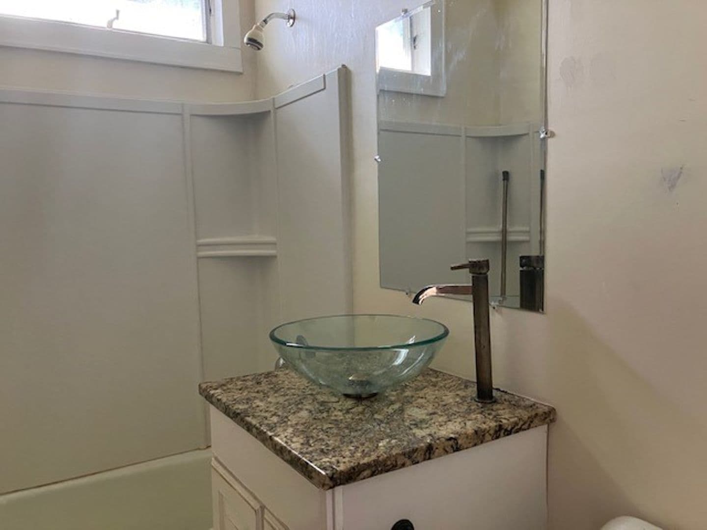 Burlington Apartment: 217-219 W. Chestnut St.