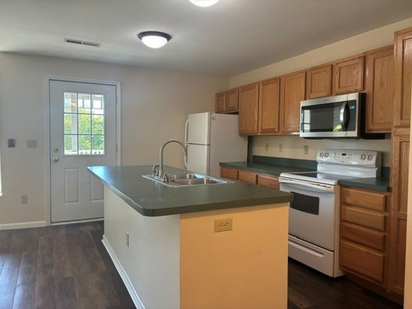 Delavan Apartment: 104 E Walworth Street