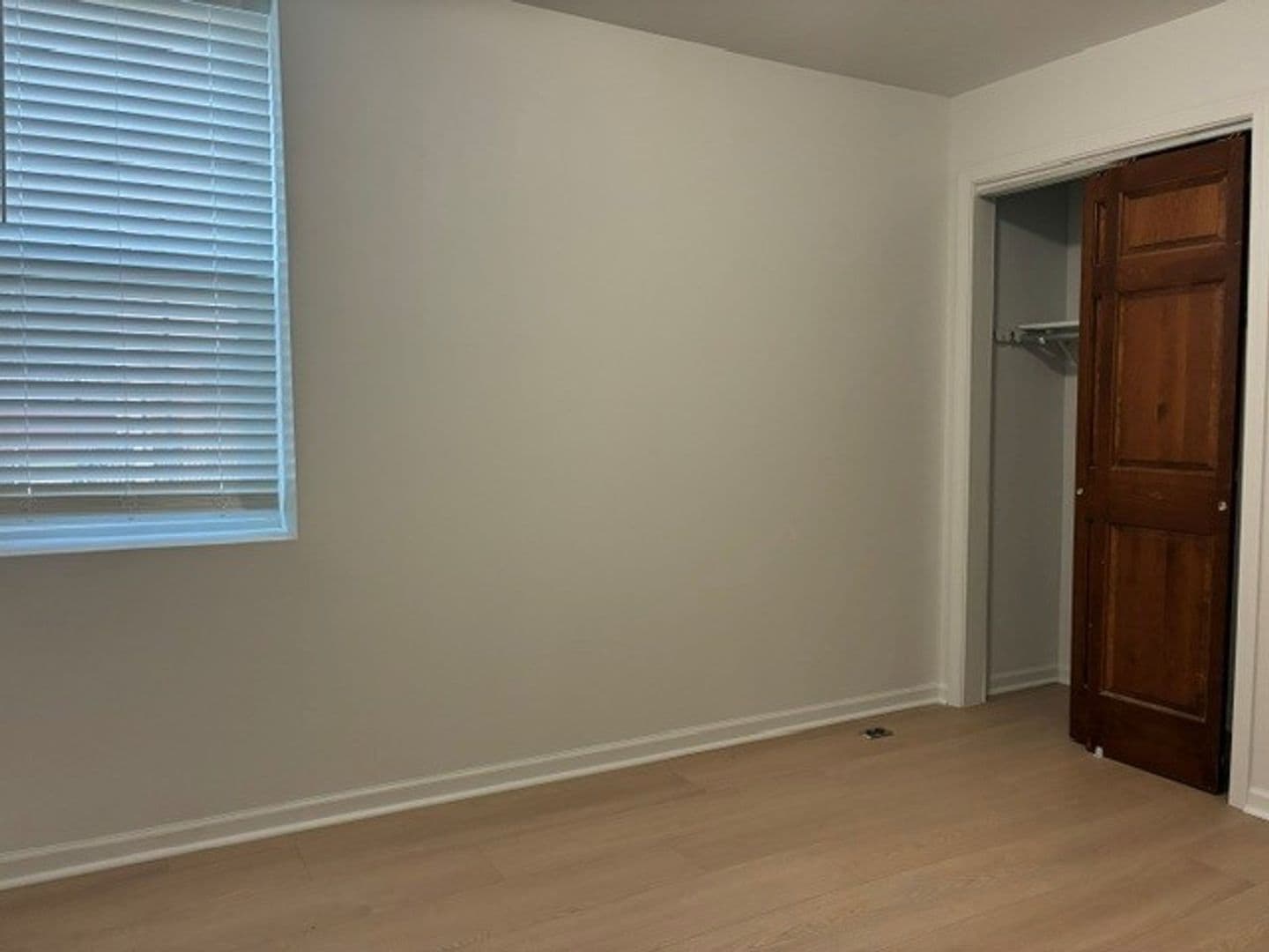 Darien Apartment: 20 N Wisconsin St