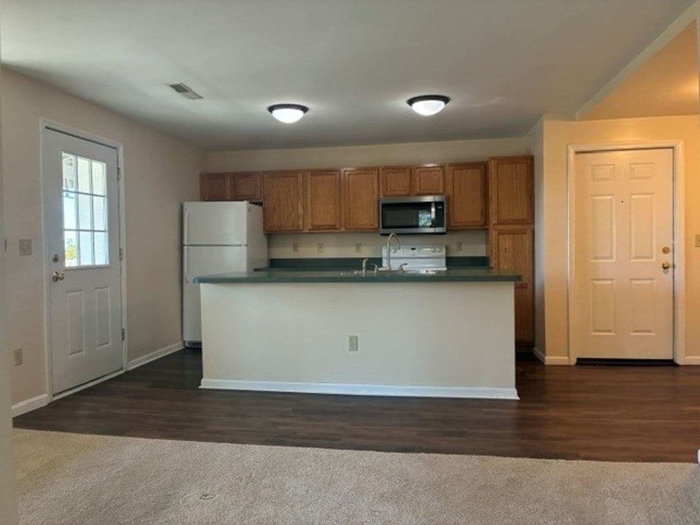 Delavan Apartment: 104 E Walworth Street