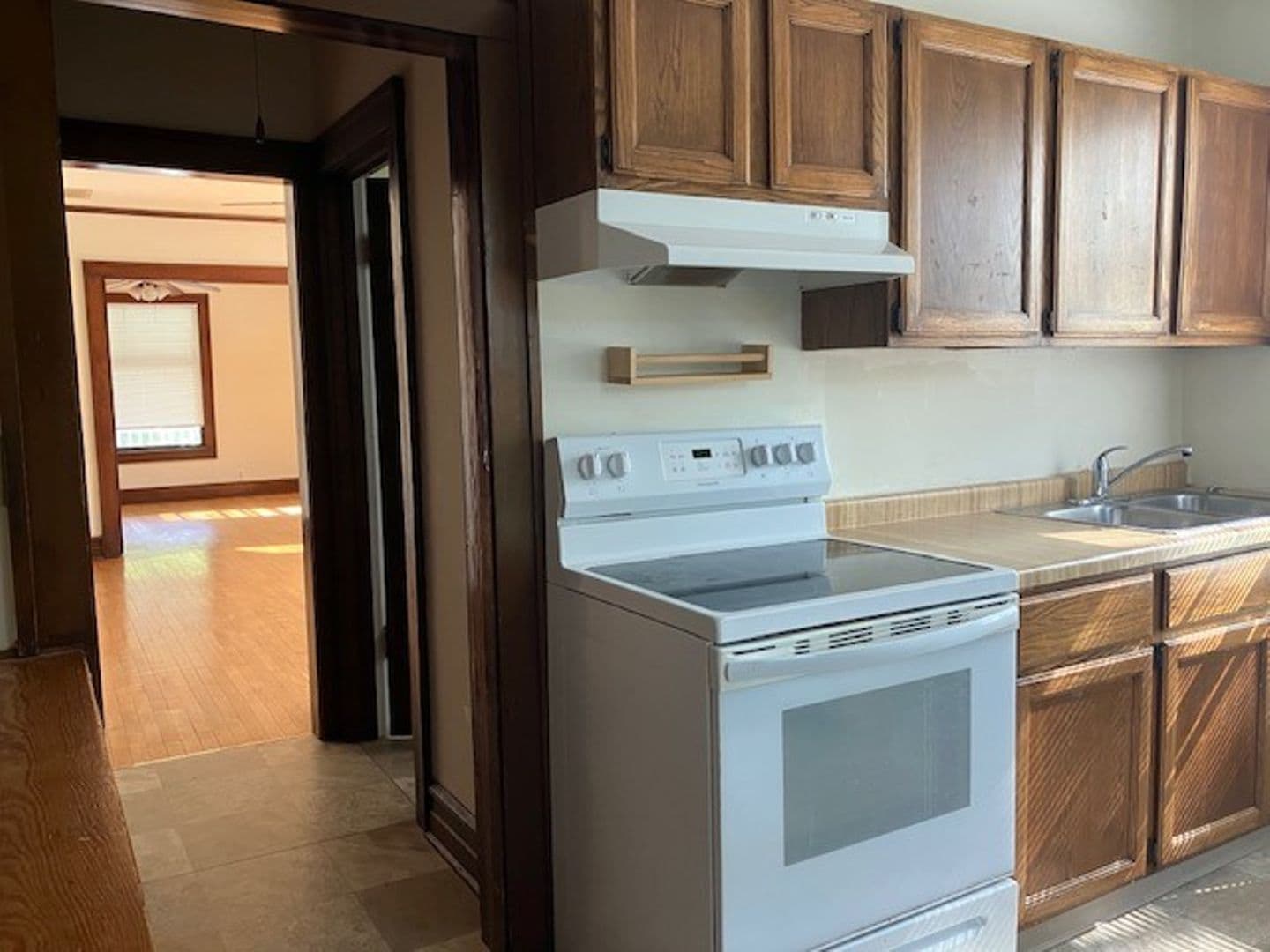 Burlington Apartment: 217-219 W. Chestnut St.