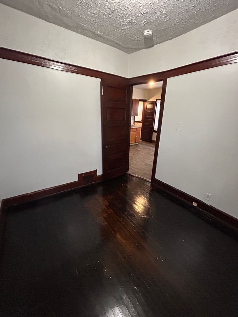 MILWAUKEE Apartment: 2621 N 15TH ST