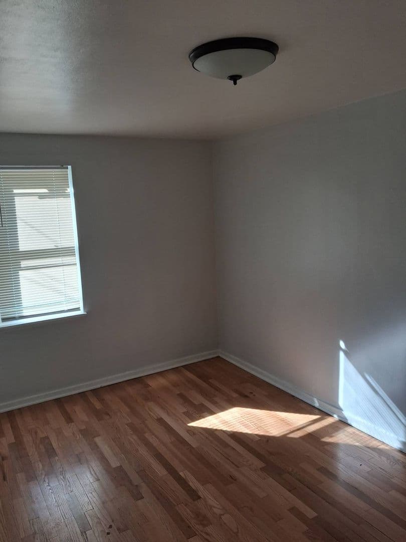 MILWAUKEE Apartment: 3167 N 81ST STREET