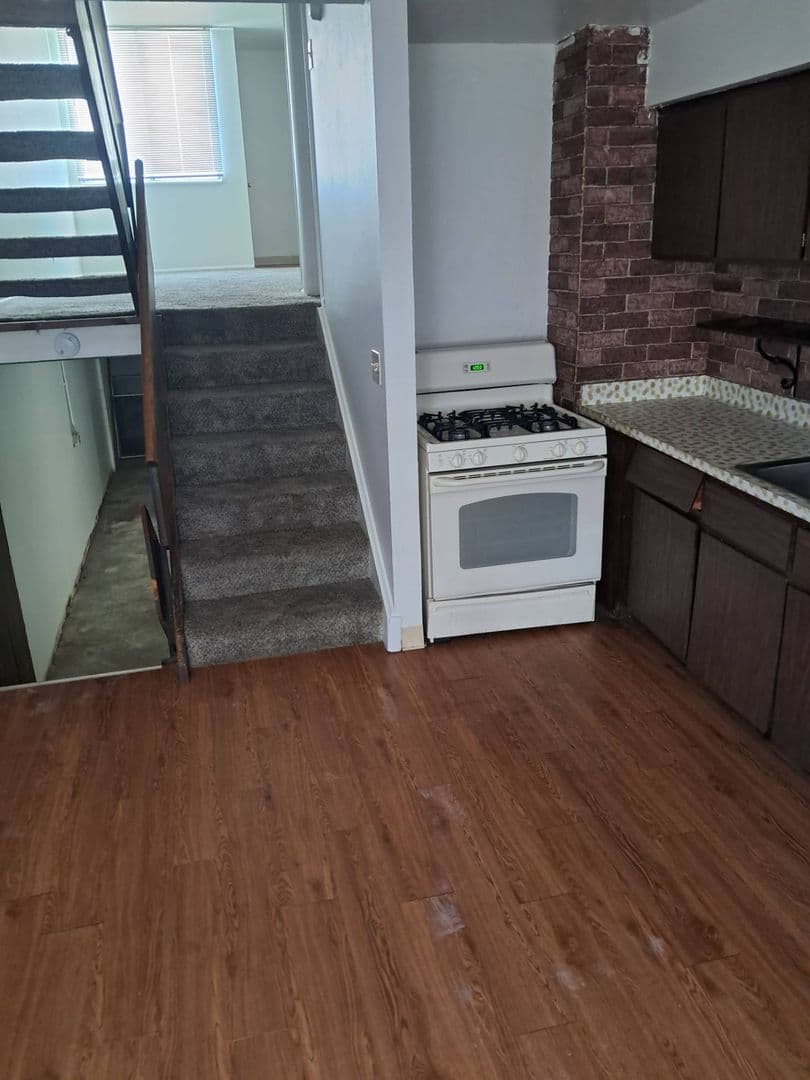 MILWAUKEE Apartment: 8836E N 95TH ST
