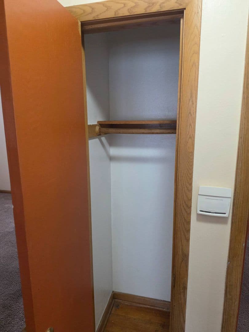 MILWAUKEE Apartment: 6718 W WARNIMONT AVE
