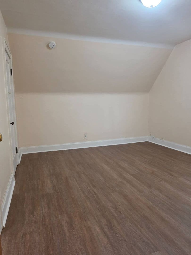 MILWAUKEE Apartment: 3405 N 10TH ST
