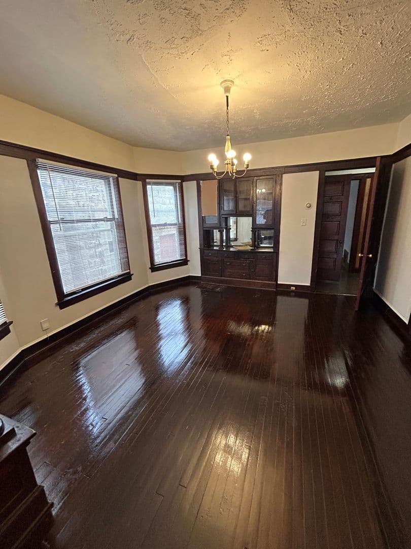 MILWAUKEE Apartment: 2621 N 15TH ST