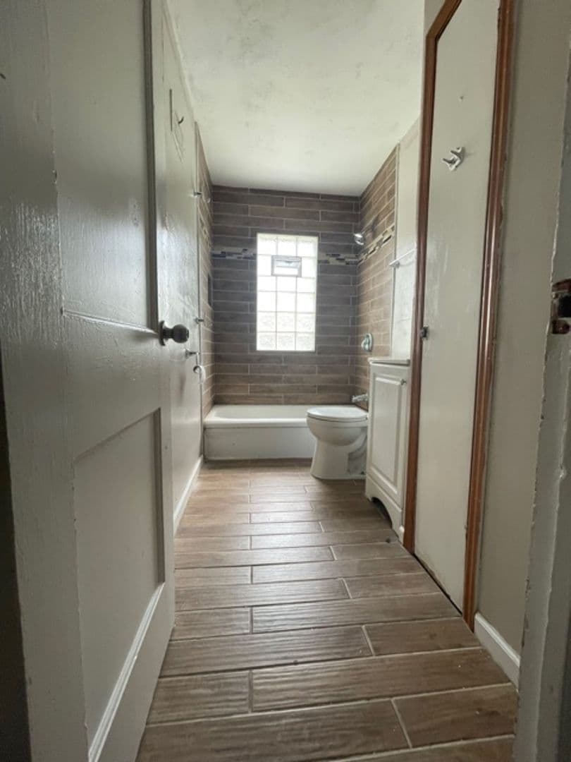MILWAUKEE Apartment: 4456 N 45TH ST
