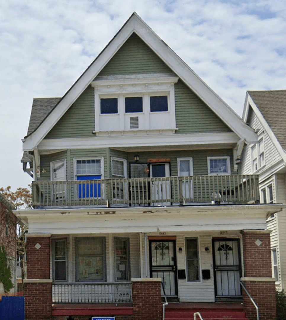 MILWAUKEE Apartment: 2445 N 39TH ST