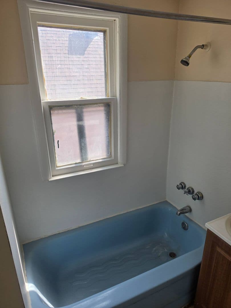 MILWAUKEE Apartment: 3405 N 10TH ST