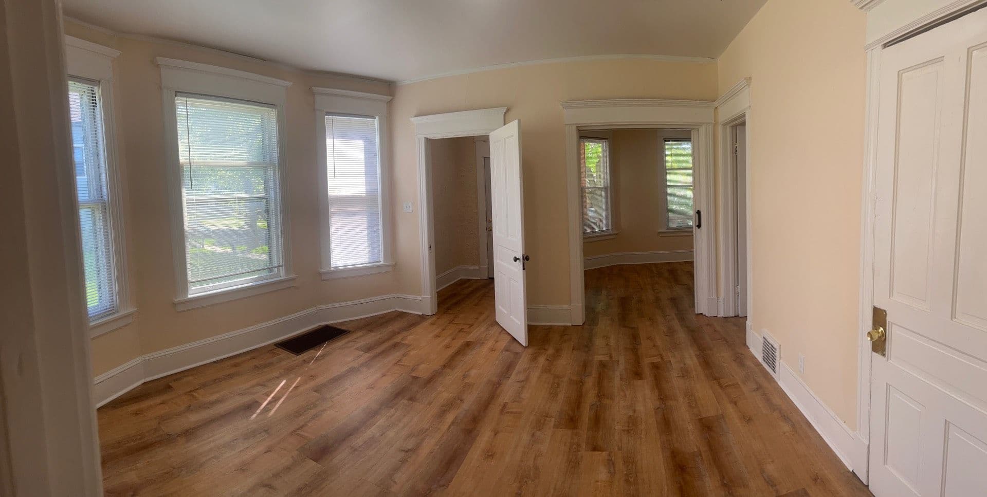 MILWAUKEE Apartment: 432 N 29TH ST