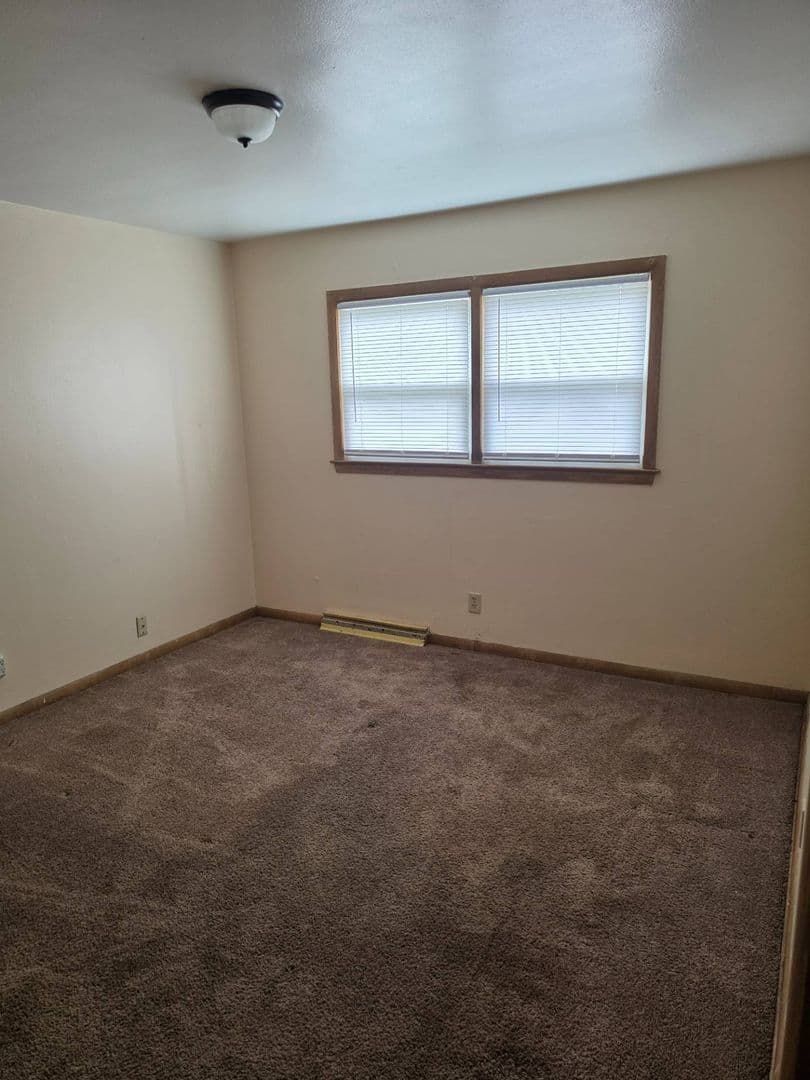 MILWAUKEE Apartment: 6718 W WARNIMONT AVE