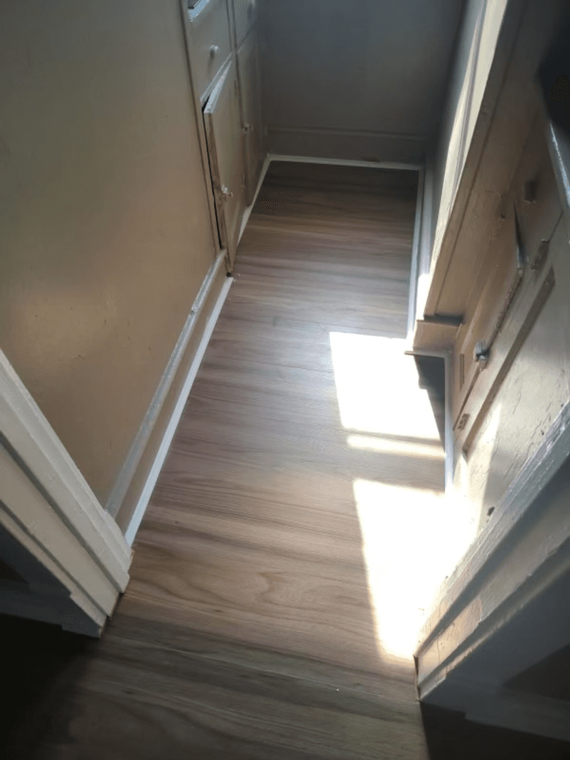 MILWAUKEE Apartment: 2445 N 39TH ST