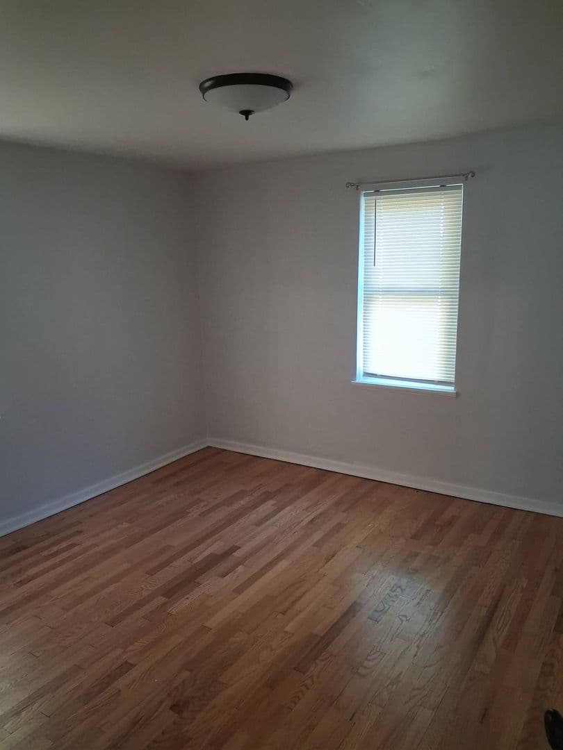 MILWAUKEE Apartment: 3167 N 81ST STREET